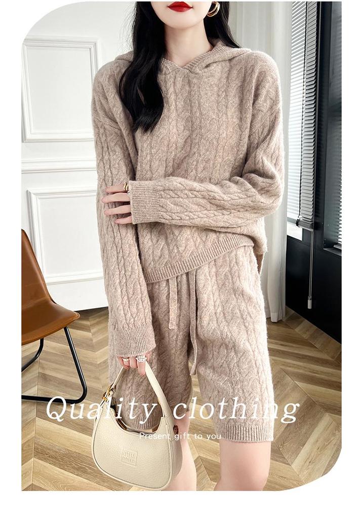 24 Autumn/Winter Women's Ribbed Hooded Sweatshirt & Wool Shorts Set