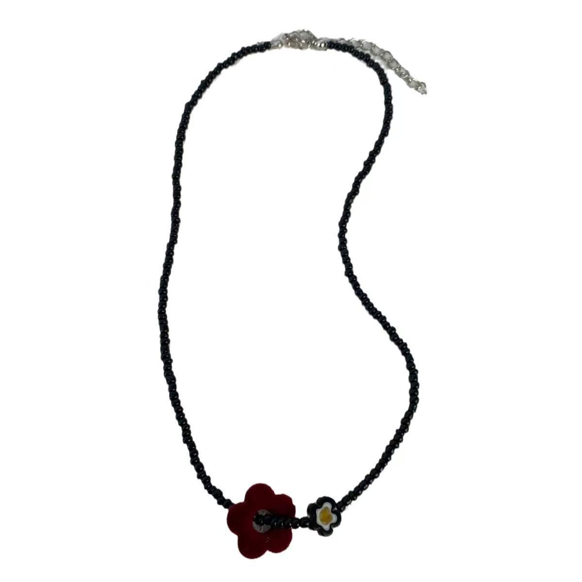 

Korean velvet small round flower beaded necklace niche high sense collarbone chain temperament sweater chain Internet celebrity accessories neck chain