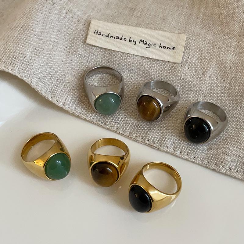 Elegant Women's Natural Stone Polished Metal Ring - Niche Fashion Design