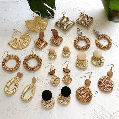 Orecchini pendenti in legno intrecciato in rattan di paglia da donna Gioielli geometrici per orecchini a bottone