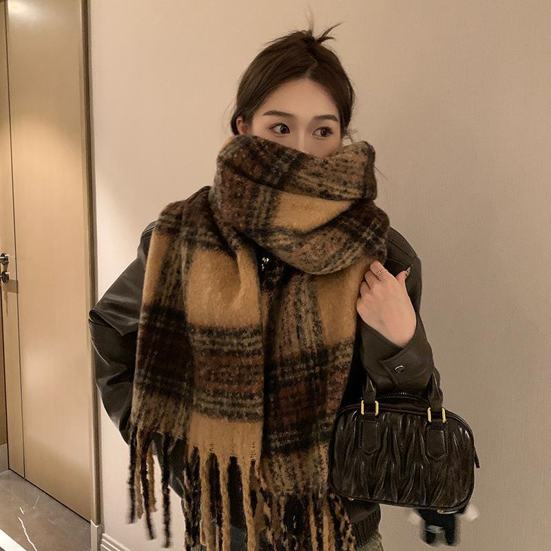 New plaid scarf women's Nordic autumn and winter soft waxy warm circle yarn contrasting color plaid scarf shawl scarf