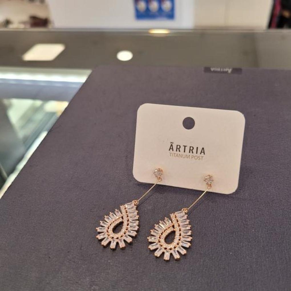 ARTRIA Tepa Water Drop Drop Earrings CHAERET0014BKF