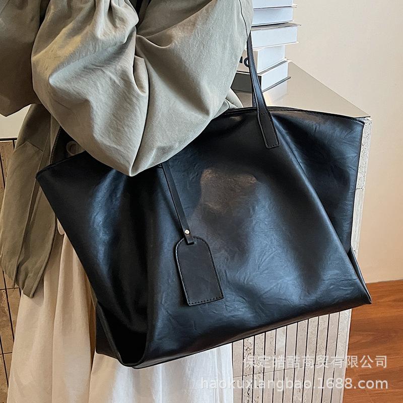 Retro Bag Women's Large Capacity 2025 New Autumn and Winter Simple Versatile Shoulder Underarm Bag Texture Commuter Tote Bag