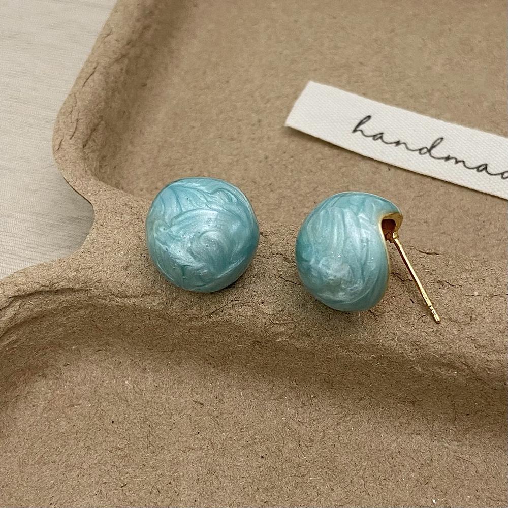 

Французские ретро белые серьги-пусеты с капельным маслом - Нишевая мода, Легкая роскошь, Высококлассные простые украшения.