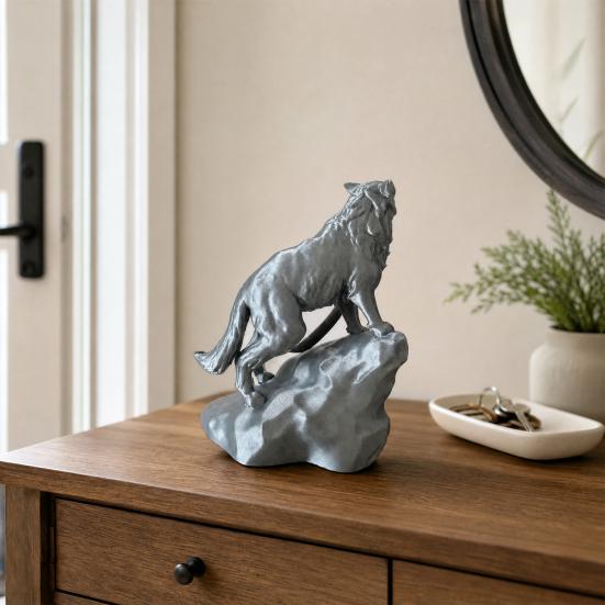 Animal Ornament, Power Symbol Wolf Sculpture, Roaring Wolf Design Mini Desktop Decoration for Home Office Gift