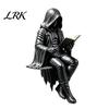 Zittend Magere Hein Model Gotische Dark Fantasy Figuur, Lezend Met Kap Standbeeld, Hars Skelet Standbeeld Halloween Figuurtje voor Boekenkast Huisdecoratie
