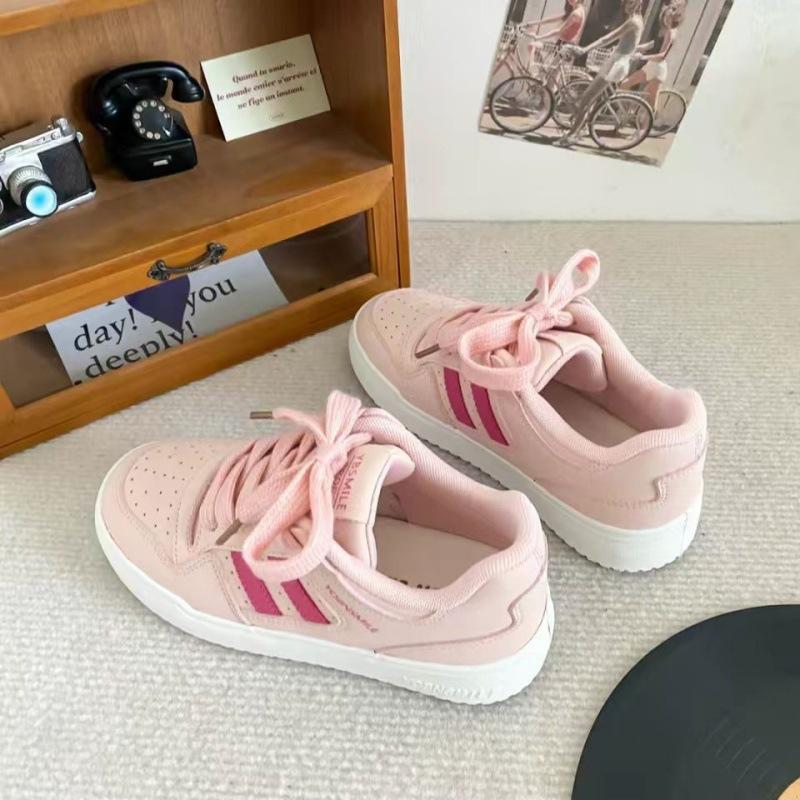 2025 new spring and autumn versatile little white shoes women's skirt student leisure junior high school students board shoes ins tide popular shoes