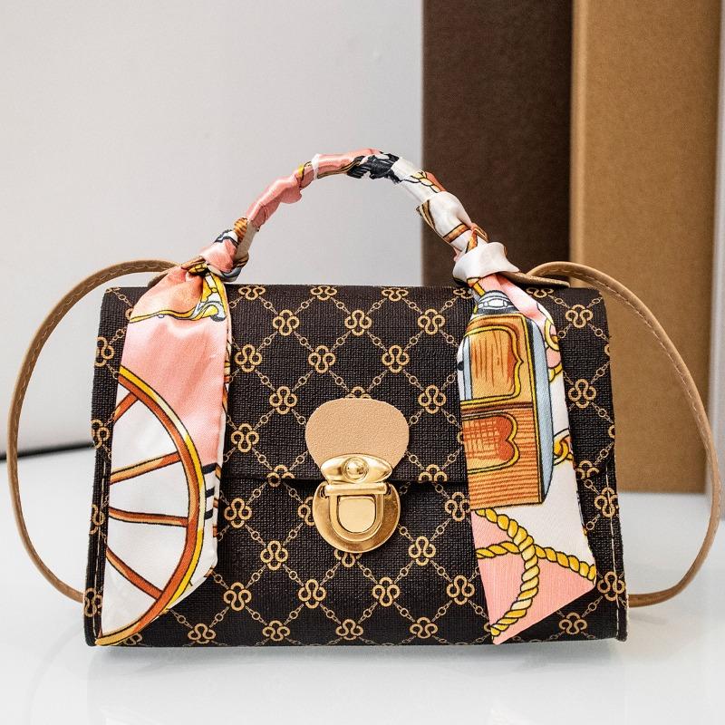 Fresh and sweet oblique span bag summer bag women's bag flower material small square bag