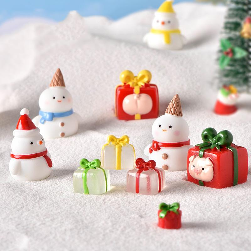Snowman Decoration Handcrafted Resin Ornament Christmas Figurine High-Quality Micro Landscape Accessory For Gift Box Home Decor
