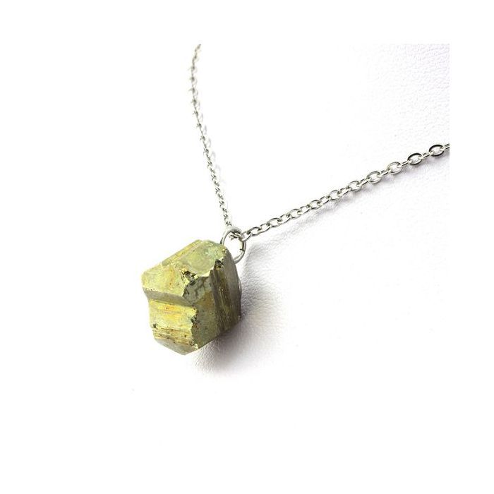 Pierres et Minéraux. Collier Pyrite brut. 41.25 ct. Ambas Aguas, La Rioja, Espagne.