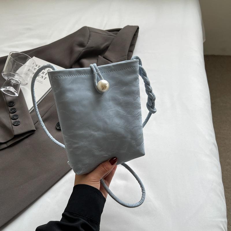 

Ladies 2025 new trendy summer beautiful fashion niche personality simple small bag messenger bag shoulder mobile phone bag синий