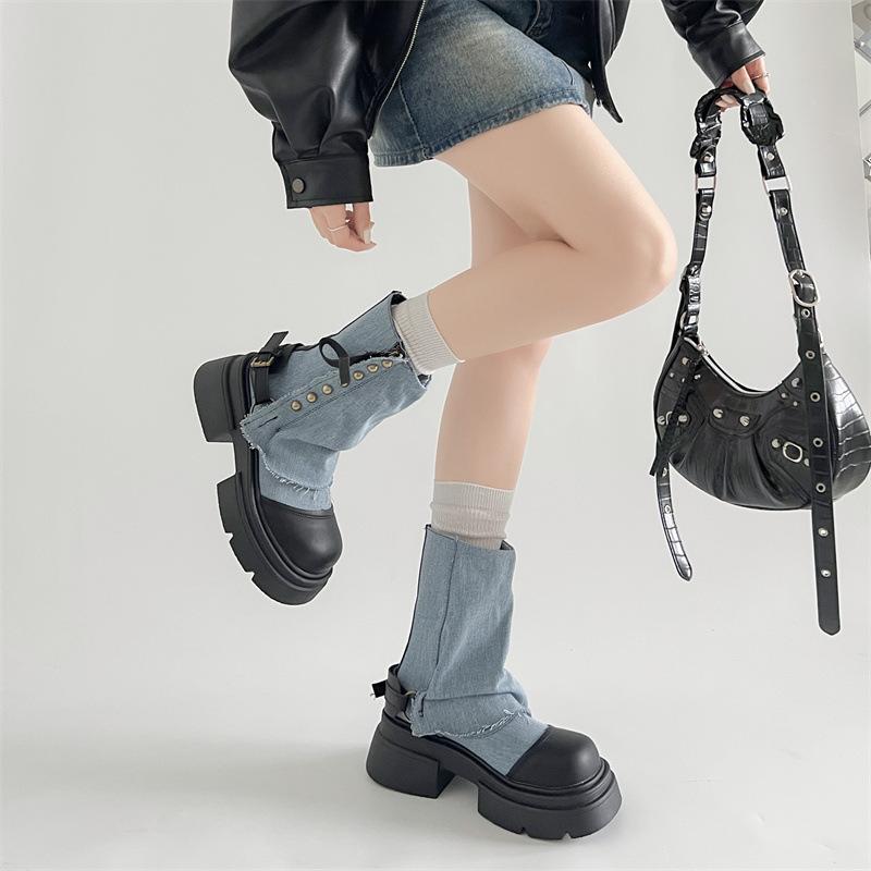 Moda britânica preto estilo britânico plataforma botas Martin botas curtas de salto grosso femininas verão 2025 novo nicho com saia