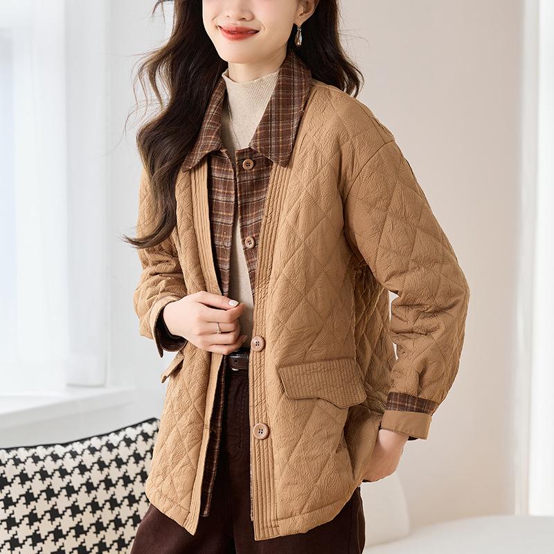 

Женская зимняя свободная стеганая хлопковая куртка 2024 года с отложным воротником - Большой размер, Пальто, омолаживающее для мам среднего возраста L for 115-130 jin