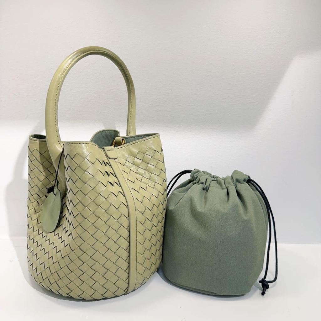 Ručně tkaná letní taška přes rameno z ovčí kůže pro ženy