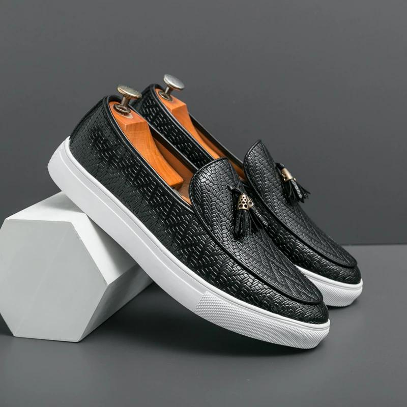 Fashion 2025 Leather Loafers Men FlatsTassel Office Business Shoes Slip-on Wedding Men Leather Shoes Fashion Daily Commute Casual Shoes