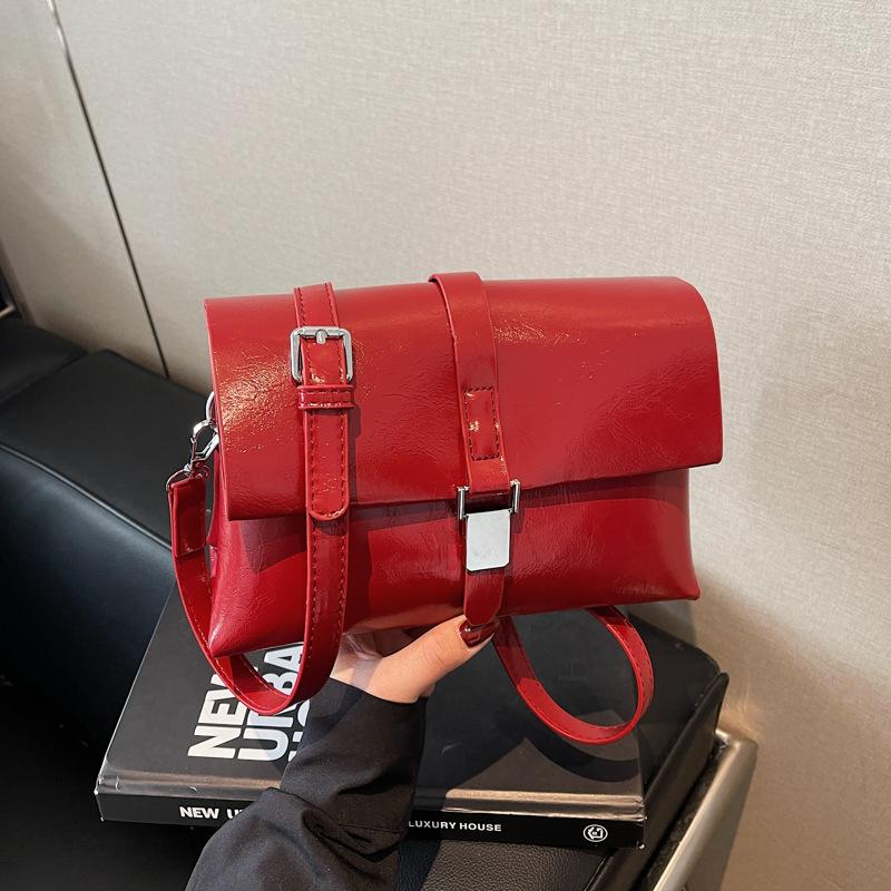 2025 new niche simple shoulder armpit bag women's retro hand messenger bag casual messenger small square bag