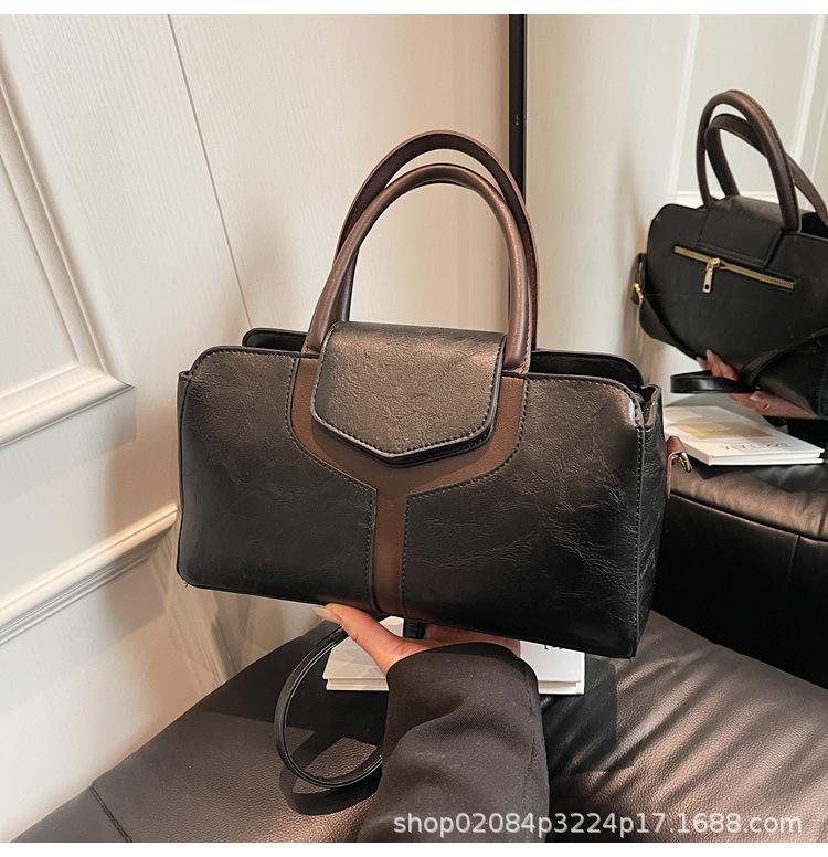 2025 new fashion simple foreign style large capacity shoulder bag oblique span bag simple splicing commuter tote bag