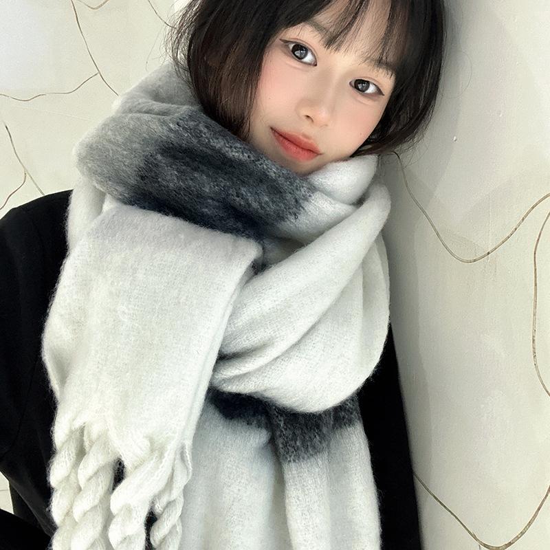 Luochi Knitting Mohair Gradient Scarf - Thick Cable Knit with Tassels, Versatile Winter Shawl, Neck Warmer.
