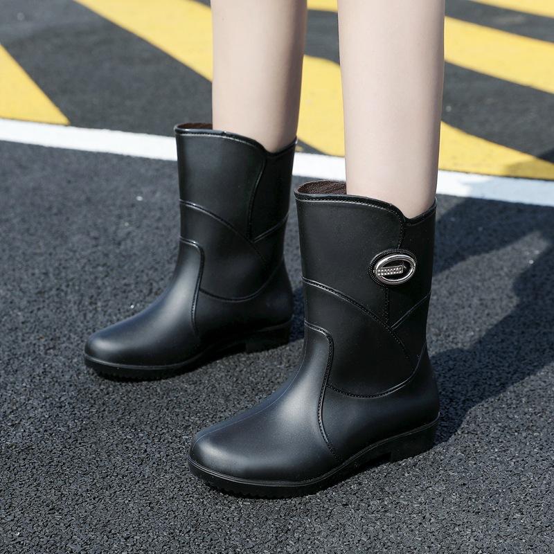 Water shoes medium tube women's outer wear adult rain shoes rain boots warm rubber shoes kitchen non-slip waterproof shoes women's fashion