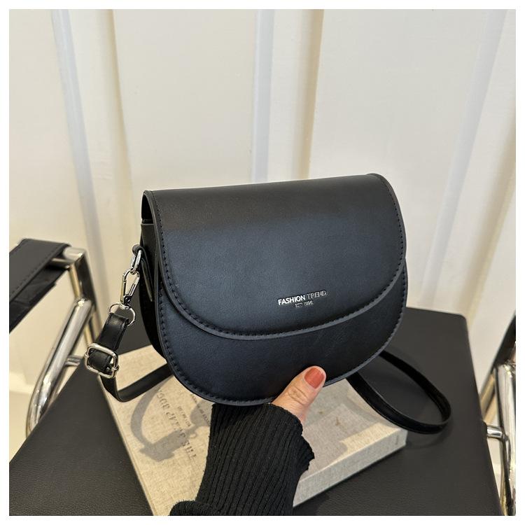 Taška na sedlo dámská taška messenger taška 2024 nová trendy dívka jaro jednoduchý módní trend zahraniční styl taška přes rameno ženy