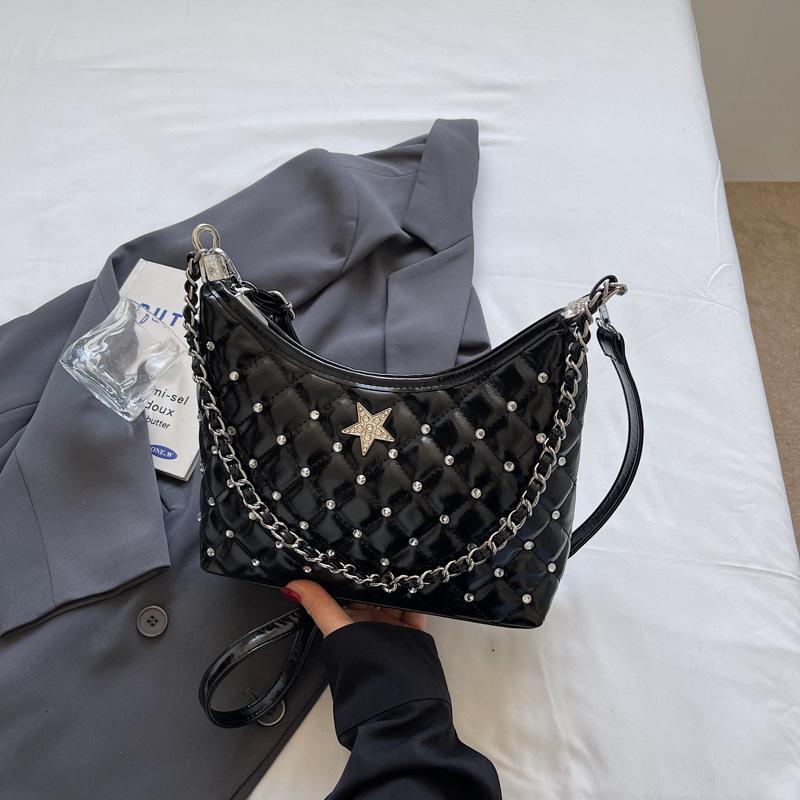 

Fashion niche single shoulder armpit bag 2025 new trendy diamond chain handbag fashion student messenger tote bag чёрный