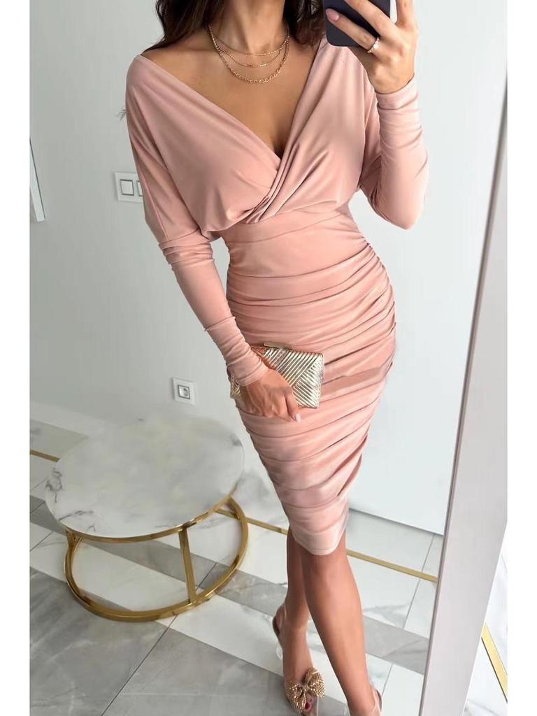 2025 Socialite Autumn Pleated V-Neck Bodycon Dress: Waist-Cinching One-Step Skirt Women's Clothing