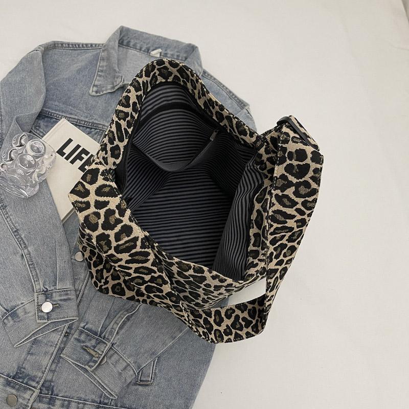 Large Capacity Leopard Print Commuter Shoulder Bag Women's Underarm Bag Tote Bag