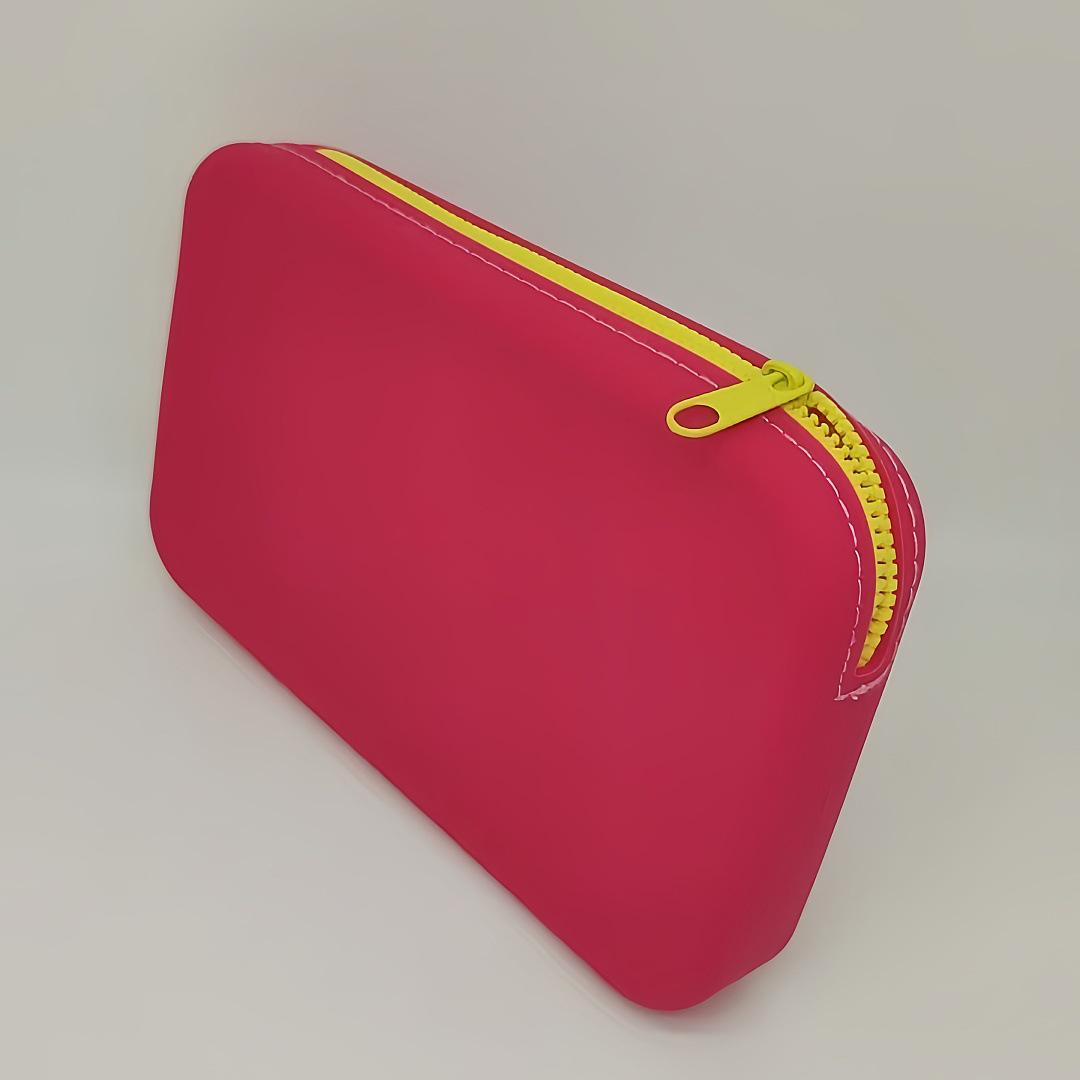 

Silicone Makeup Bag 2024: High-Capacity Portable Cosmetic & Toiletry Storage