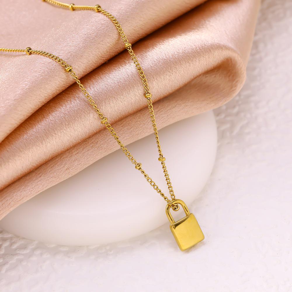 

European & American Cold Style Titanium Steel Lock Pendant Necklace for Women - Simple Fashion Clavicle Clip Bead Design