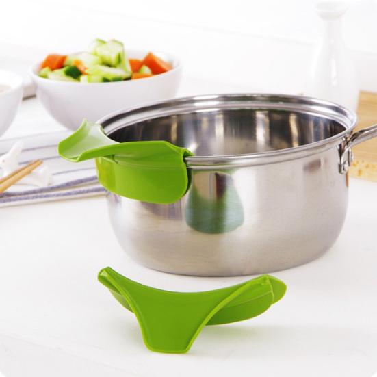 Silicone Kitchen Utensil Cookware Pan Bowl Leak-proof Rim Deflector Pourer Tool