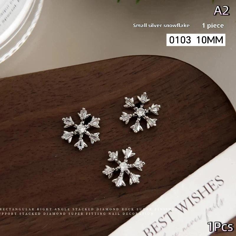 

1Pcs Christmas Snowflakes Nail Zircon Diamond Pendant Garland Shine Nail Art Decorations Accessories Nail Gems