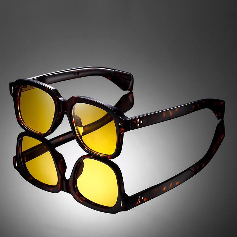 Unisex Square Retro Sunglasses with Colored Lenses - Trendy Sun Protection Eyewear