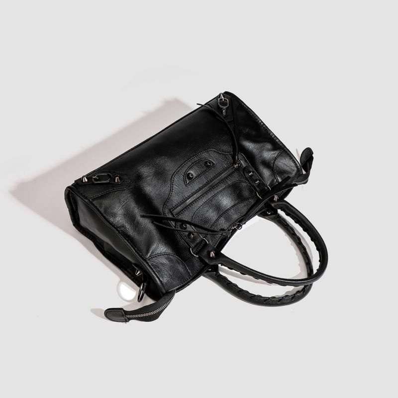 CDIWRI&KARI Motocyklová taška s cvočky Velká kapacita Taška přes rameno Crossbody Kabelka Nová ABG Baddie Taška Módní dámská taška