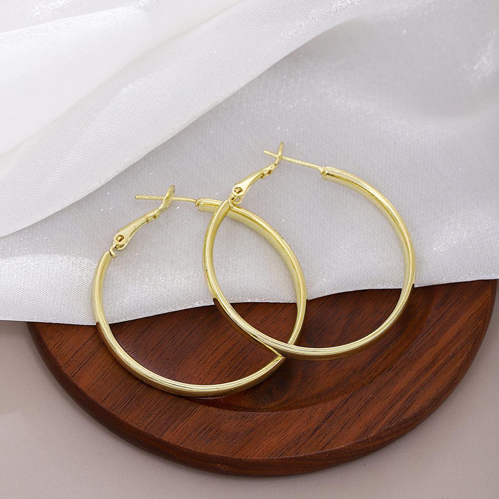 Simple And Exaggerated Personality Geometric Round Earrings, Light Luxury High-End Temperament Plain Ring Ear Buckles