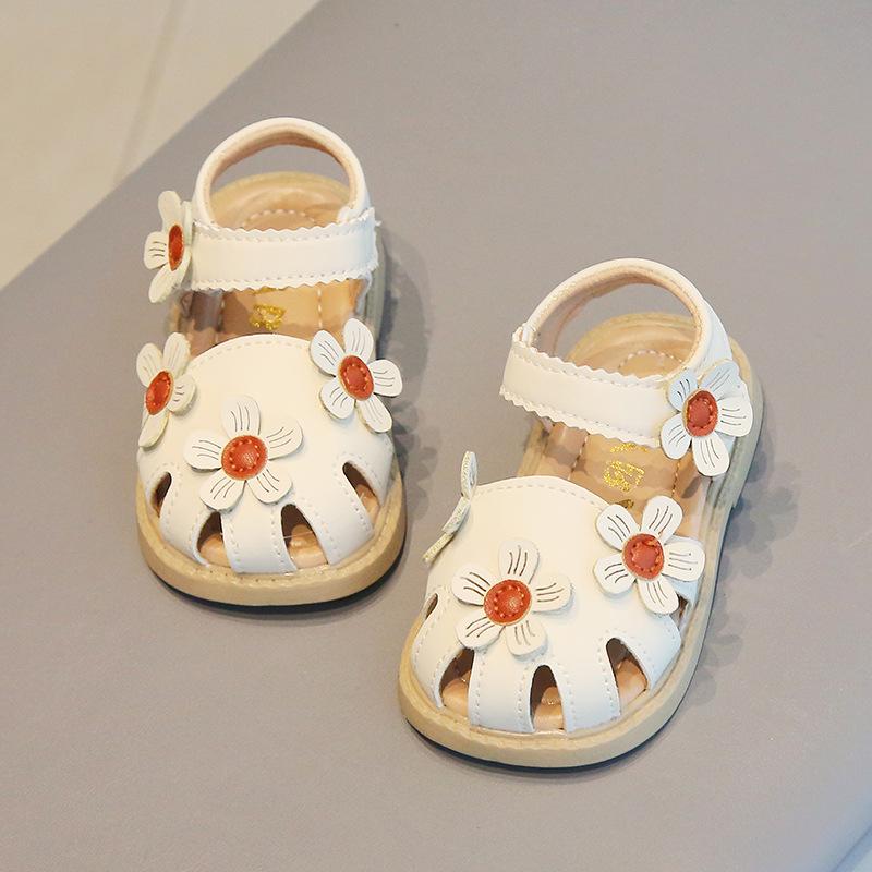 New Walkers Fashion Versatile Comfort Baby Girl Shoes Soft Soled Anti Slip Minimalist Baby Shoe Floral Retro Flat Sandal Newborn
