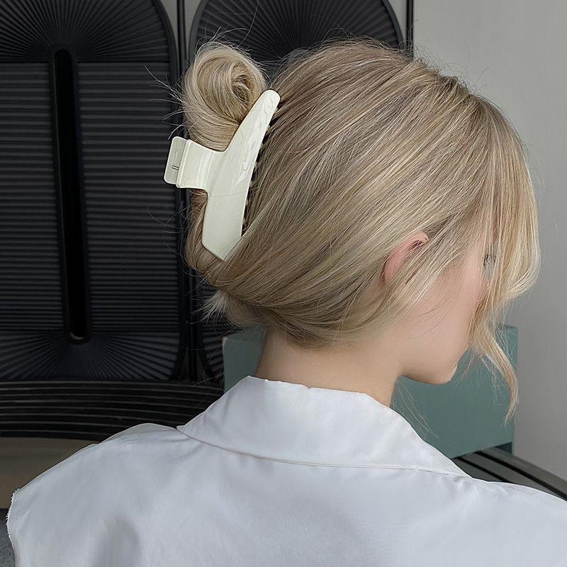 Korean Acrylic Large Hair Clip: Versatile Shark Clip for Women’s Buns