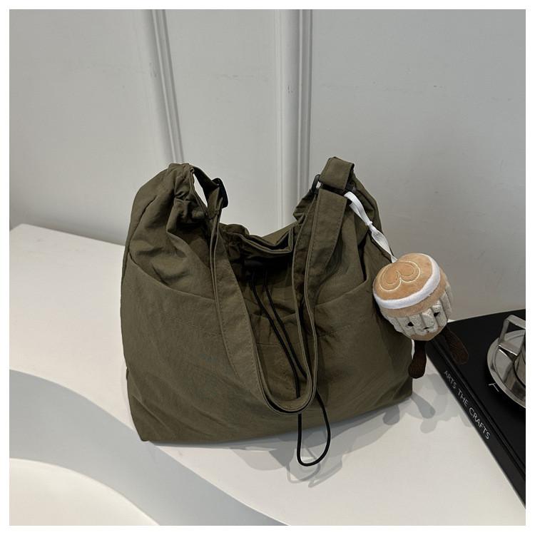 Urban Minimalist Nylon Tote Bag With Large Capacity For Daily Commute And Casual Use