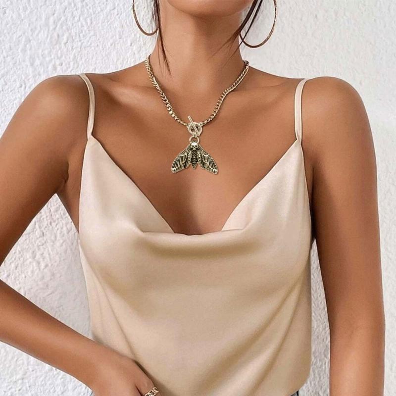 Gothic Death Moth T Shaped Alloy Necklace 44cm Lightweight Chain Jewelry for Unique Gothic and Fashion Accessories