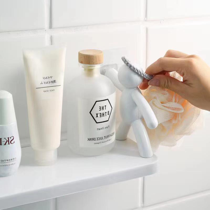 Stanzfreies wandmontiertes Küchen- und Badezimmer-Aufbewahrungsregal mit Haken für Wohnheim oder Zuhause