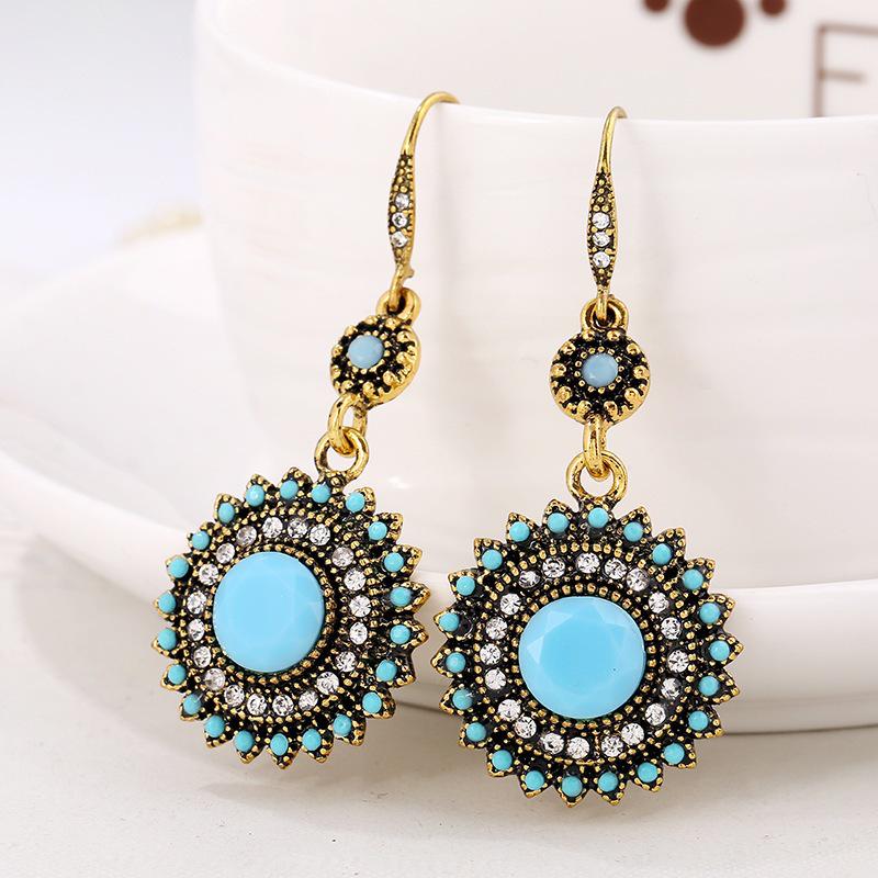 Retro Rhinestone Court-Style Circle Earrings