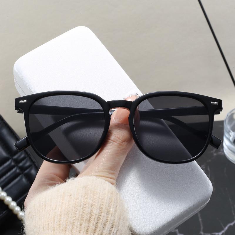 New Style Men Women Sunglasses Vintage Retro UV400 Protection Sun Glasses Women Beach Playing Women's Sunglasses