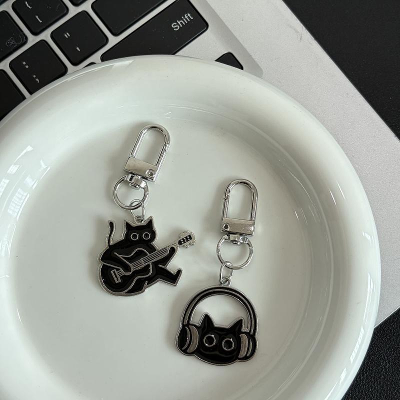 Cute Black Cat Enamel Keychain Creative Kitten Design Lightweight Key Ring for Handbag Decor Small Gift for Cat Enthusiasts
