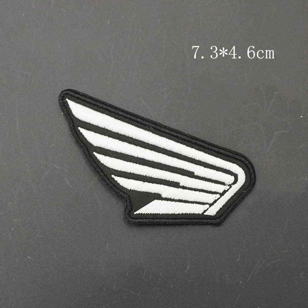 

Motorcycle Logo Embroidered Cloth Stickers Clothing Hole Patch Sewing Decal For Honda CB400 CB650 FCBF CBR25ORR CRF SH3O0 NC75O Sewing style