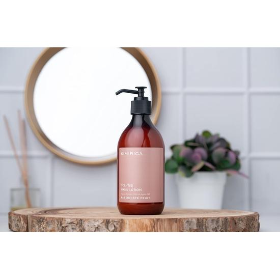 Kimirica Handlotion 300 ml | Zarter Blumenduft, feuchtigkeitsspendende Formel, Handlotion mit schnell einziehender Textur, 100 % vegan und parabenfrei