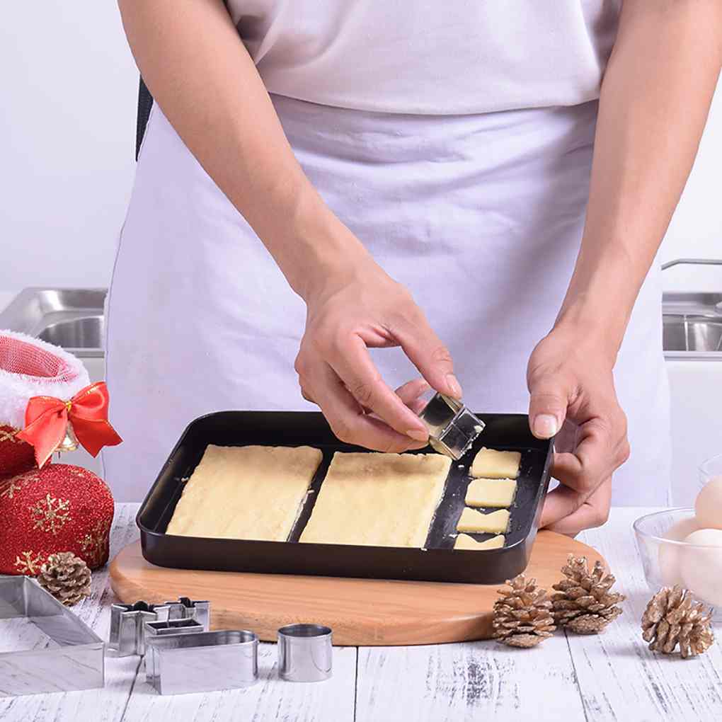 10-teiliges Set 3D-Lebkuchenhaus-Ausstechformen aus Edelstahl für Weihnachtskekse und Fondant