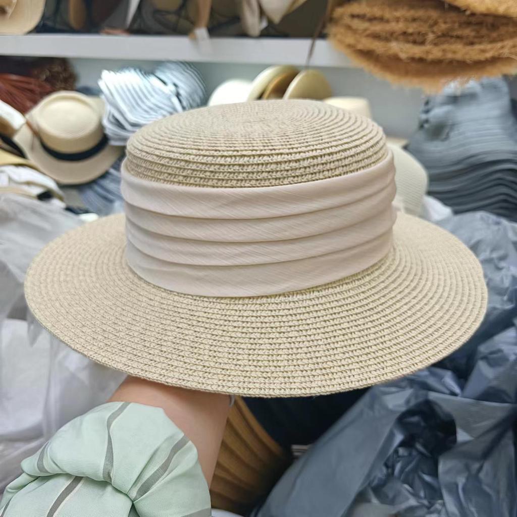 Retro Flat Top Straw Hat For Women With Wide Brim And Sun Protection For Vacation