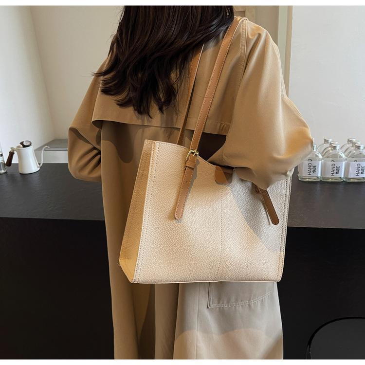 

Трендовая сумка 2024 года, осень, новая модная фактурная сумка через плечо, большая вместимость, универсальная сумка для поездок на работу белый