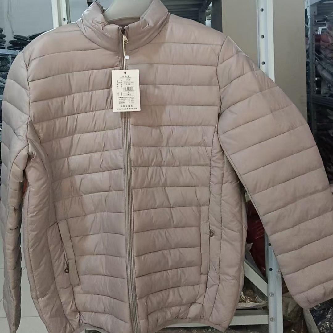 

Короткая зимняя новая мужская повседневная модная деловая хлопковая легкая и тонкая теплая куртка с трендовым воротником-стойкой 4XL-165-92.5 kg светло-серый