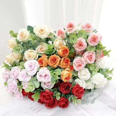 10 Köpfe Kunstblume Seidenrose weiße Eukalyptusblätter Pfingstrose Bouquet Gefälschte Blume für Hochzeitstisch Party Vase Home Decor