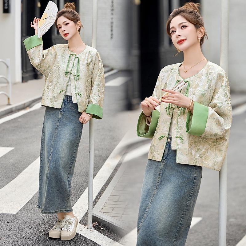 Jacquard-Knopf-Kurzjacke Damen Frühling und Herbst Neues Temperament Design-Sinn Leichter Luxus Zen-Oberteil